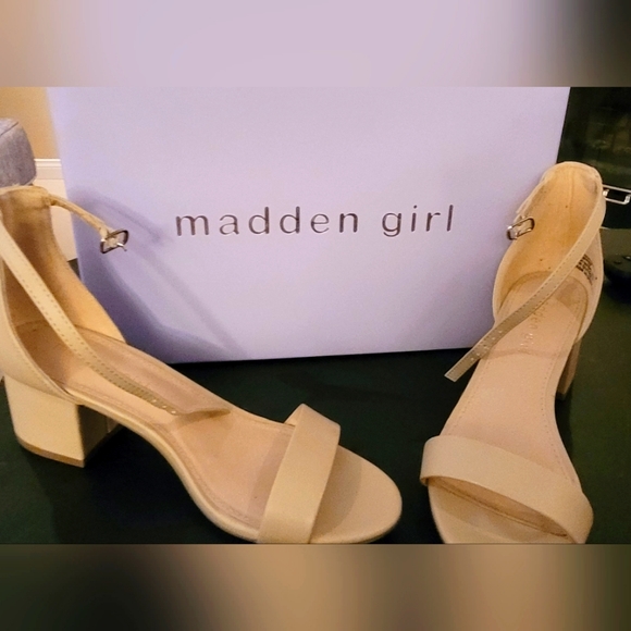 Madden Girl Shoes - LIKE NEW WITH BOX MADDEN GIRL ILEANA DRESS SANDAL SIZE 7P